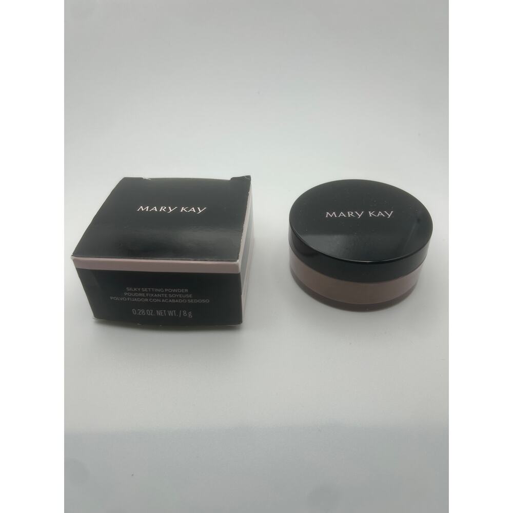 NEW in Box MARY KAY Silky Setting Powder Foundation 174902 Deep Bronze